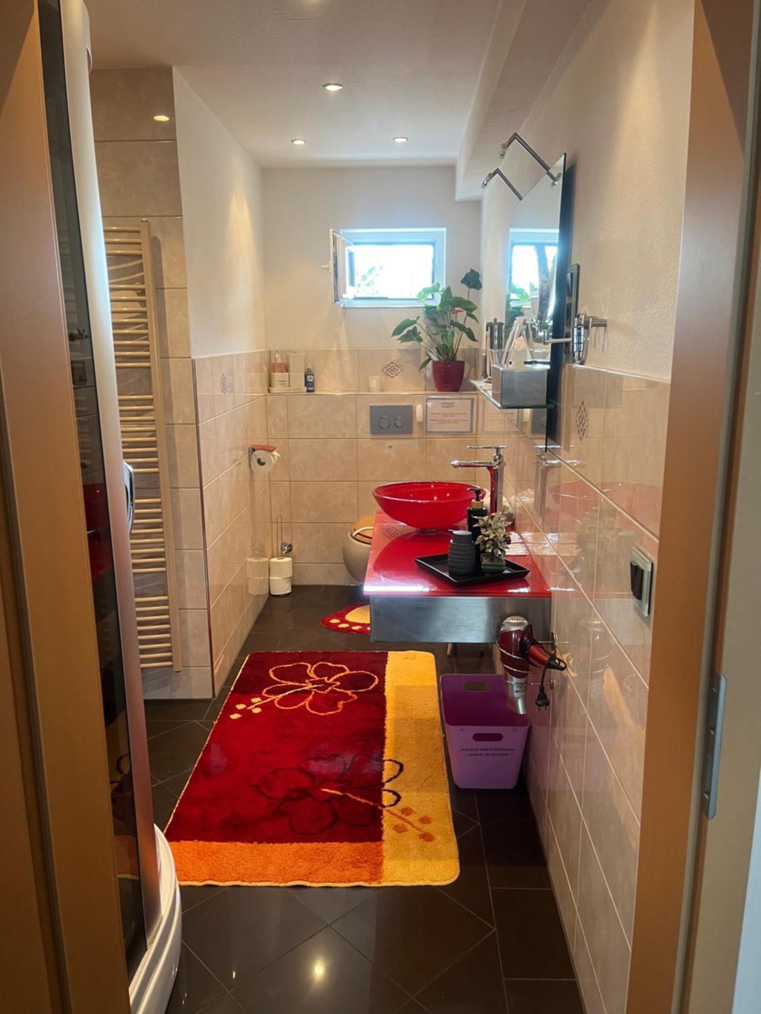 Gaestezimmer In Ratingen Bei Duesseldorf Mit Einem Hauch Luxus Exterior photo